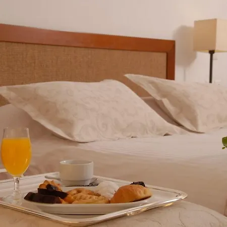 Bitzaro Grande & Hotell Kalamákion