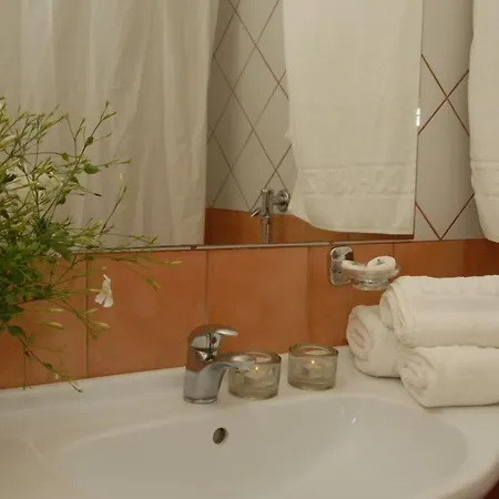 Bitzaro Grande & Hotell Kalamákion