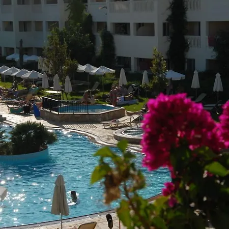 Hotell Bitzaro Grande & Kalamákion