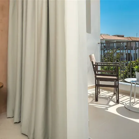 Hotell Bitzaro Grande & Kalamákion