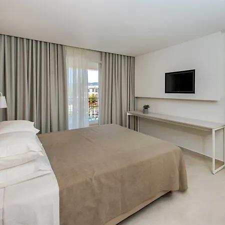 Hotell Bitzaro Grande & Kalamákion