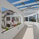 Bitzaro Grande & Hotell
