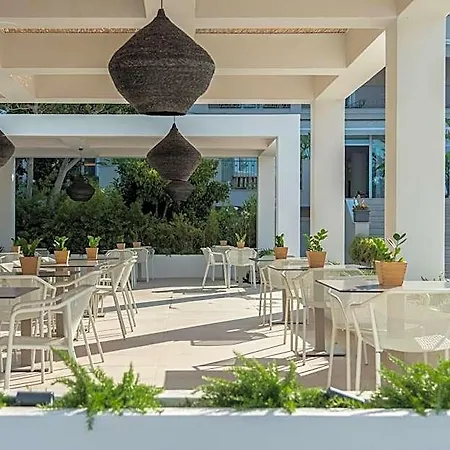Bitzaro Grande Hotel&suites Kalamákion