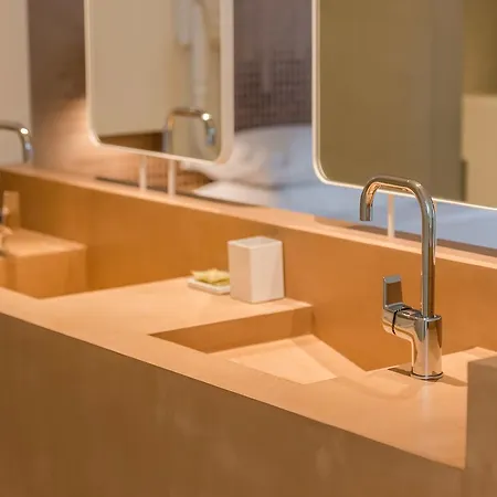 Bitzaro Grande & Kalamákion