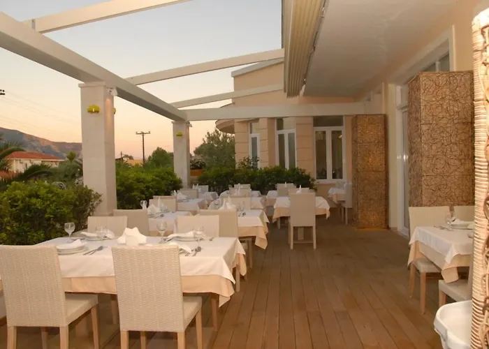 Bitzaro Grande Hotel&suites Kalamákion