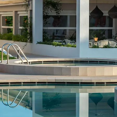 Bitzaro Grande & מלון