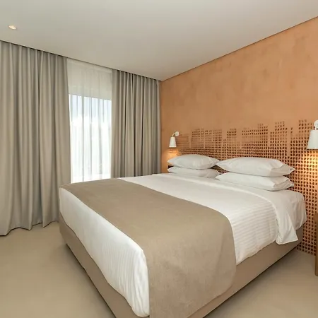 Bitzaro Grande & Kalamákion