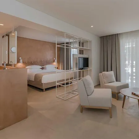 מלון Bitzaro Grande & Kalamákion